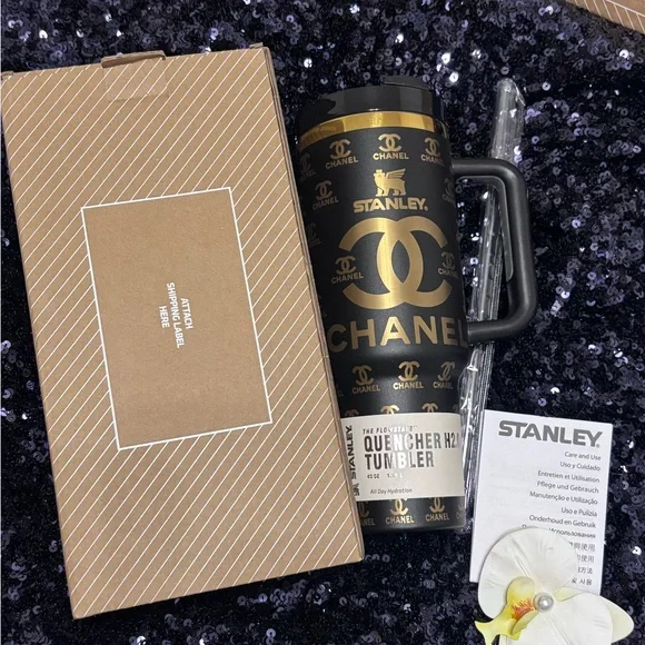 Bundle CCGold Logo Stainless Steel Tumbler Set in Black and Brown - Picture 5 of 8
